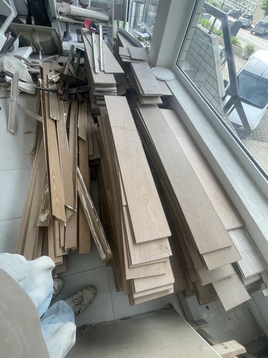 PAVIMENTO/CHÃO FLUTUANTE/LAMINADO PARA RECOLHA , acima de 100m2