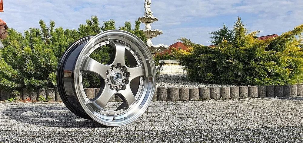 Felgi Forzza Flamber do Audi A4 B5 B8 B9 Et25/18
