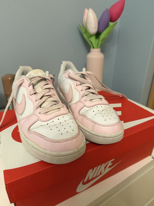 Nike Court Borough Low Pink