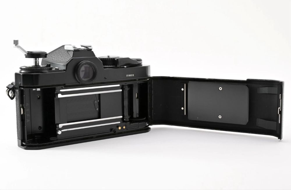 Nikon FE2 - 35mm Film Camera - como NOVA