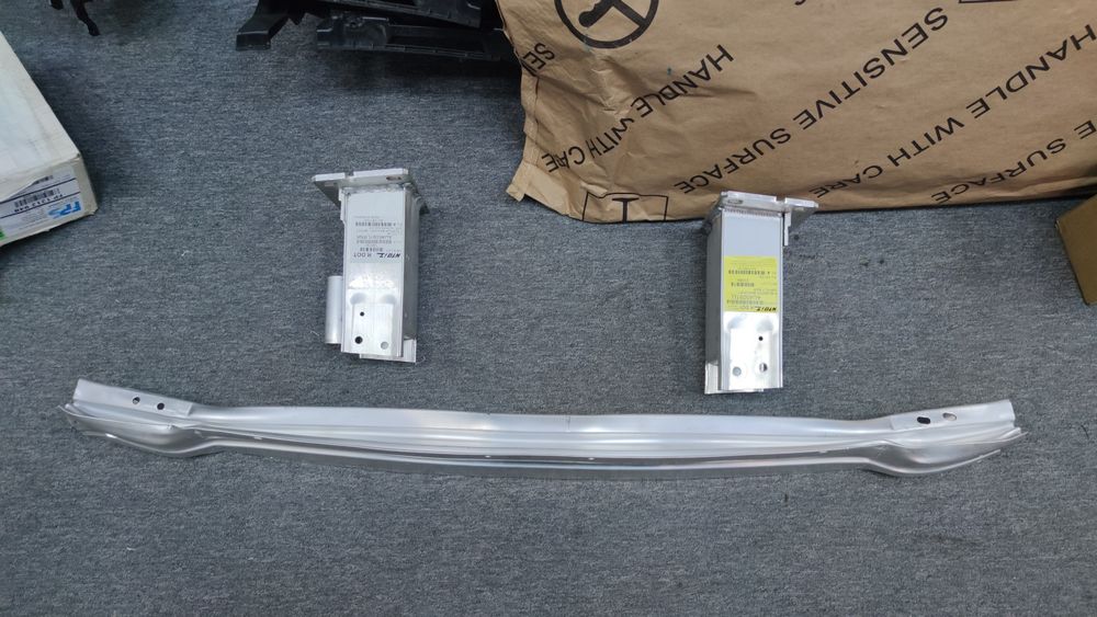 AUDI Q5 Ауди ку5 Ауді Усилитель бампера Підсилювач в наявності