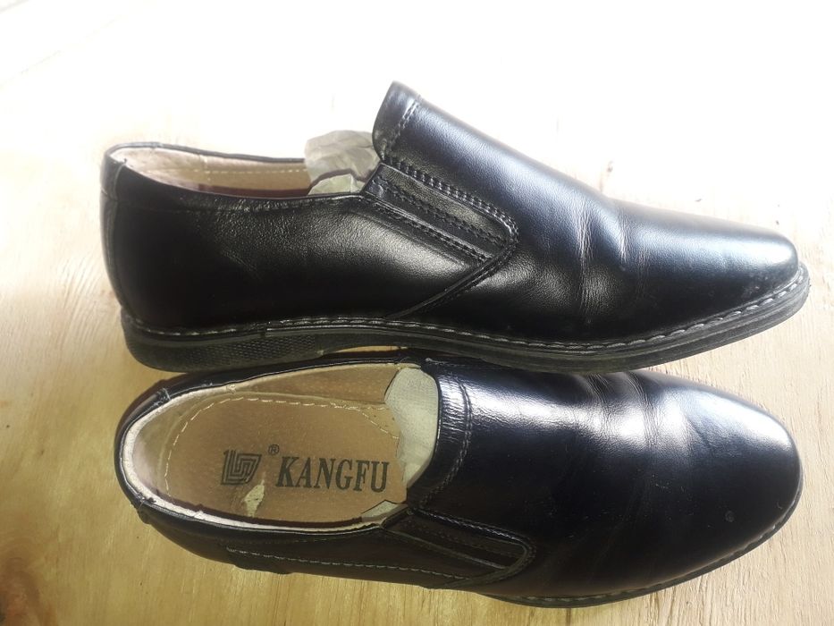 Туфлі кожані хлопчакові.