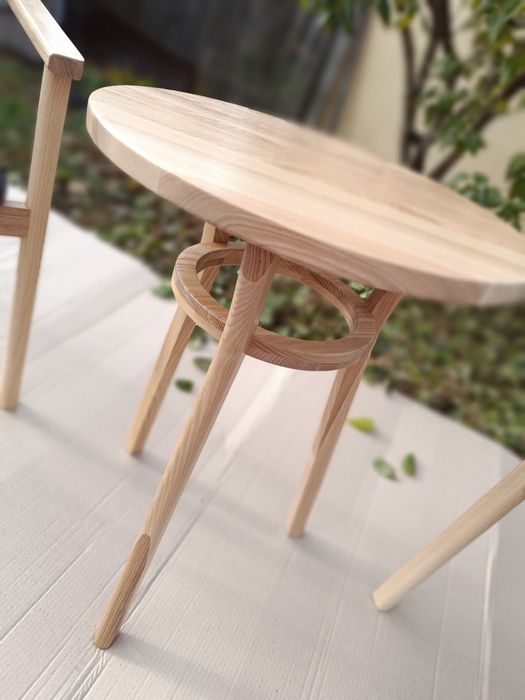 Меблі з дерева ясень