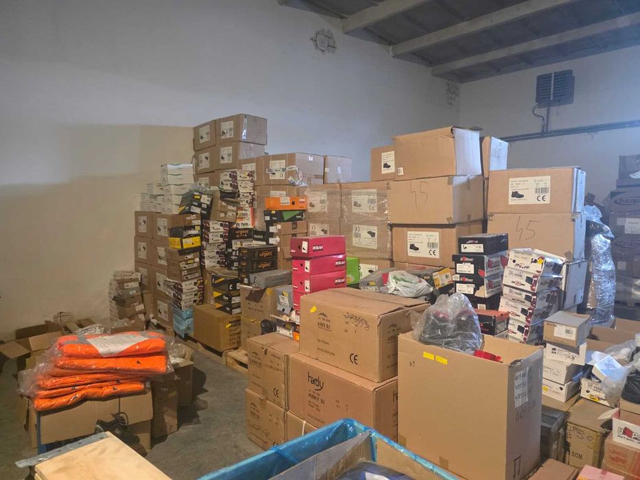 OUTLET BHP, wyprzedaż magazynu - hurtowni Rękawicz Buty Ubrania