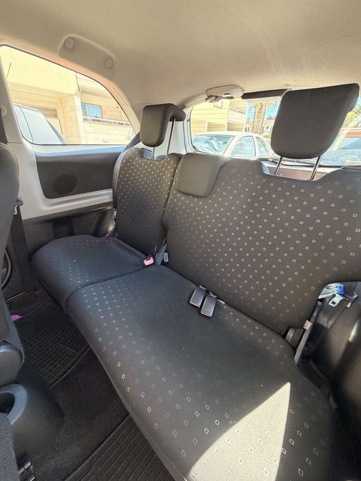 Toyota Yaris — fotografia 8