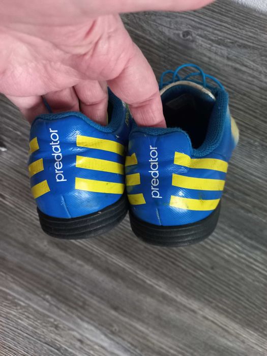 Шкіряні кросівки  adidas   р.34