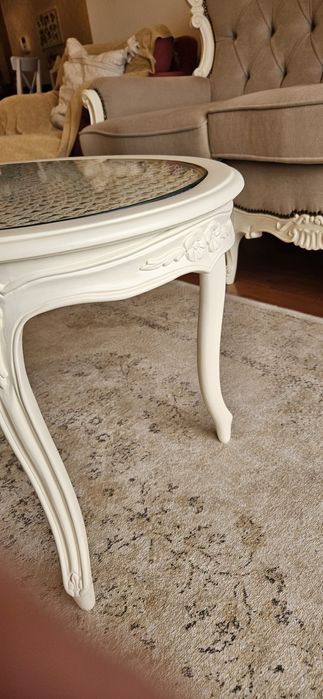 Mesa de centro creme com palhinha