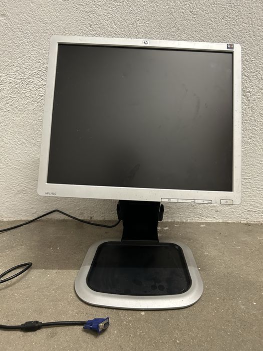 HP Monitor  19 HP L1950