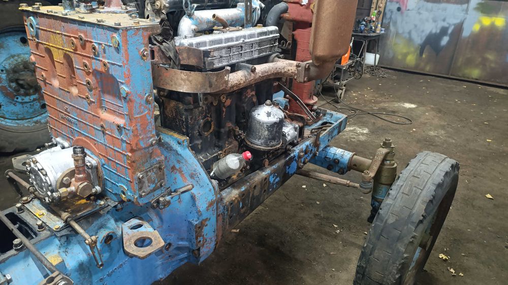 Мтз 80 на запчастини або під відновлення на 95% комплектний