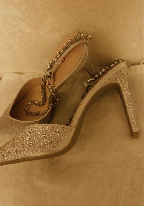 Елегантні жіночі каблучки на підборах, блискучі