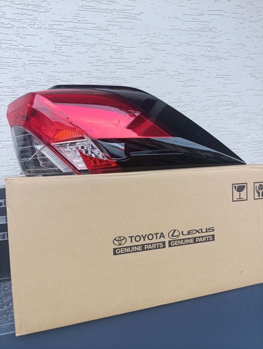 Фара задня права