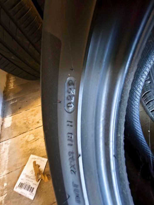 Cena za komplet - Hankook 235/55/19 letnie