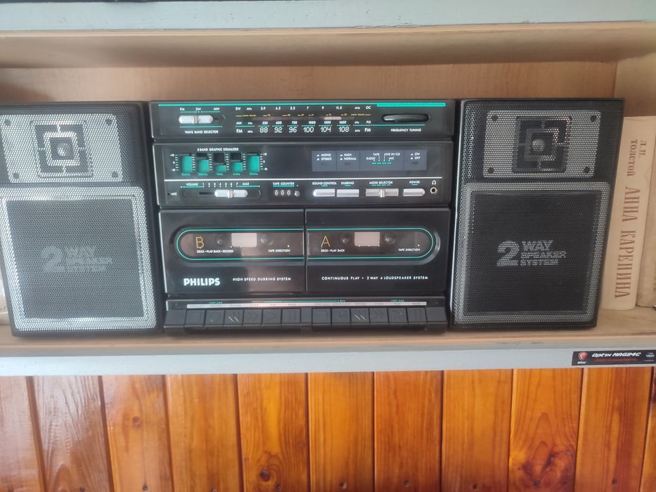 Philips D 8479  продається магнітола