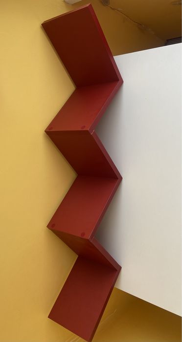 Полочка для книг Зигзаг