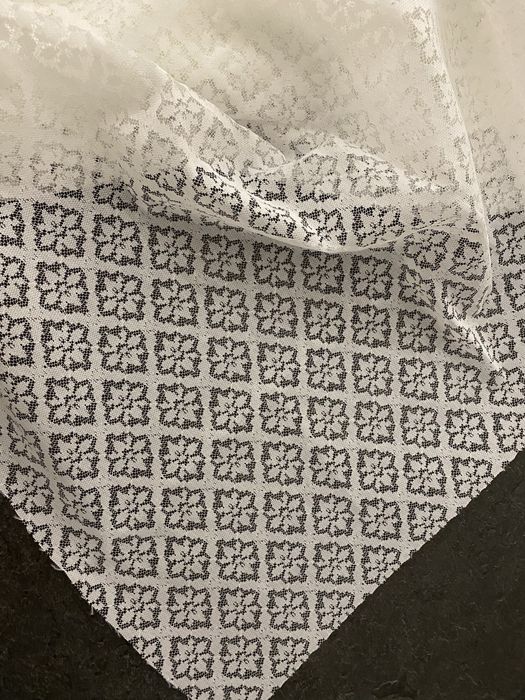 Продам відрізки гіпюр (мереживо) білого та чорного