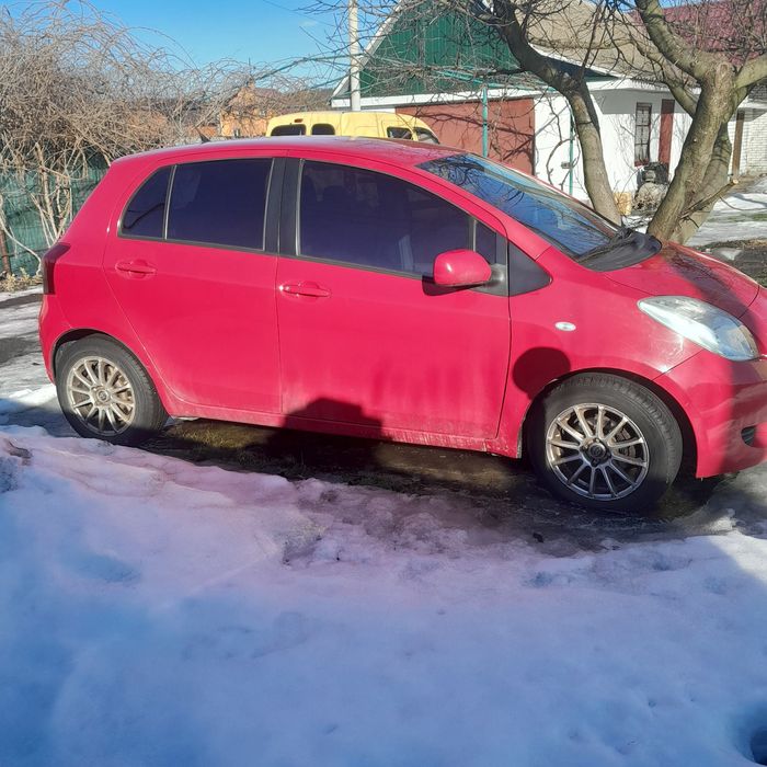 Toyota ярис 2006р