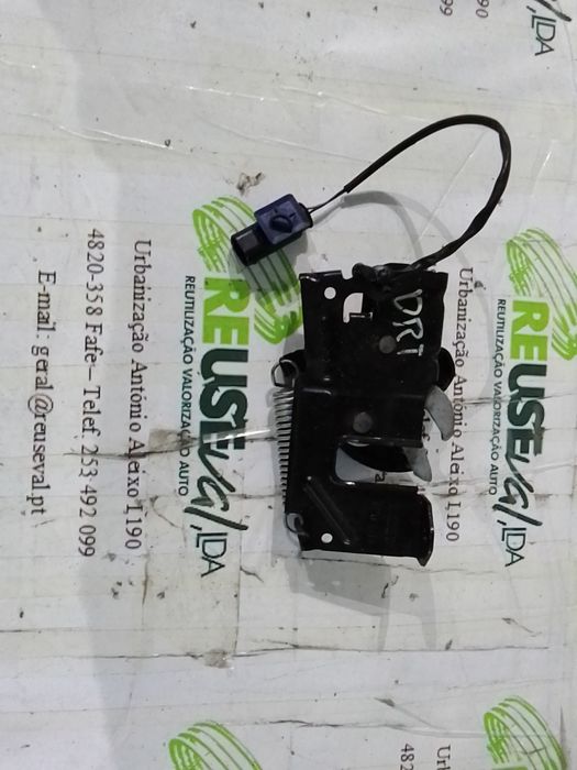 Trinco Dto Capot Fr BMW 1 (F20)