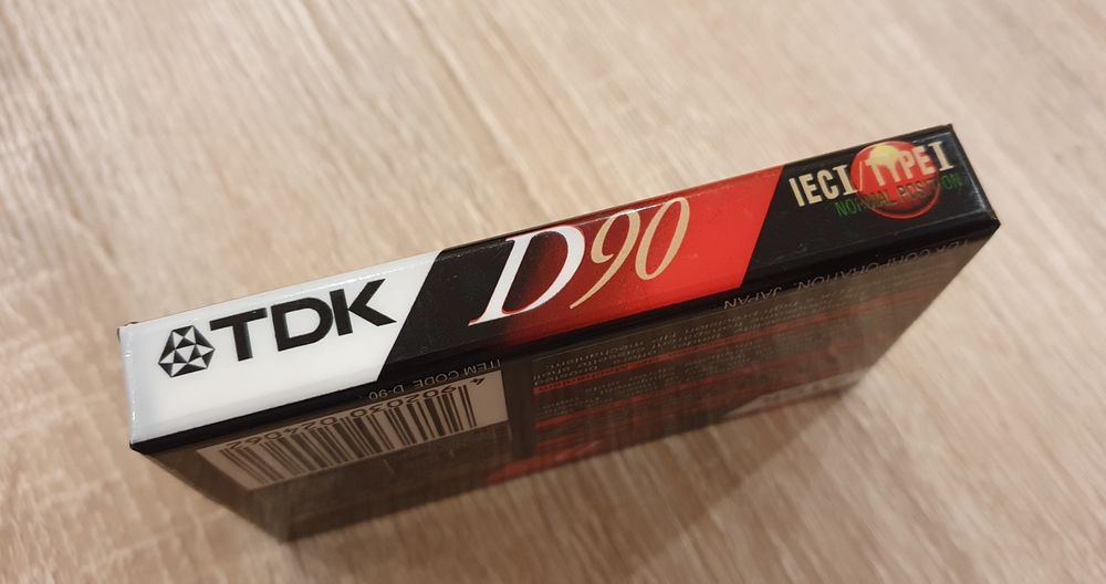 Kaseta magnetofonowa TDK D 90