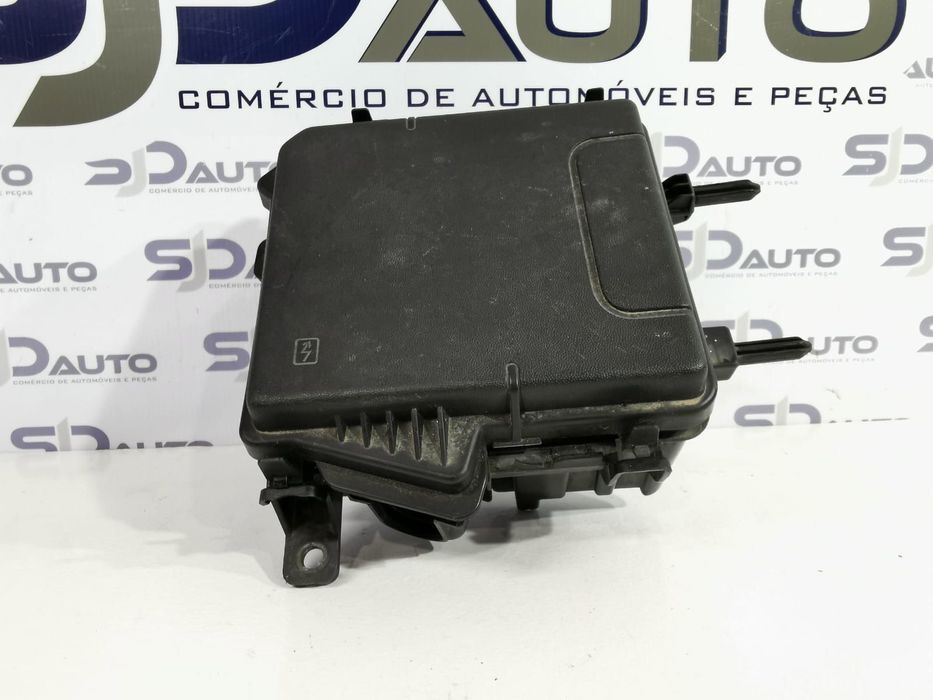 Caixa Fusíveis - Renault Megane III