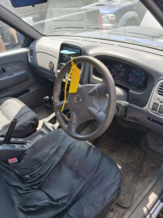 Nissan navara 2.5 d22 tampa preta 2009
