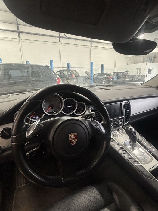 Ler bem Porsche Panamera com afazeres 4.8cc v8 400cv