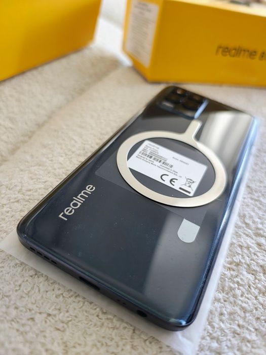 Realme 8 pro , folia na wyświetlaczu od nowości