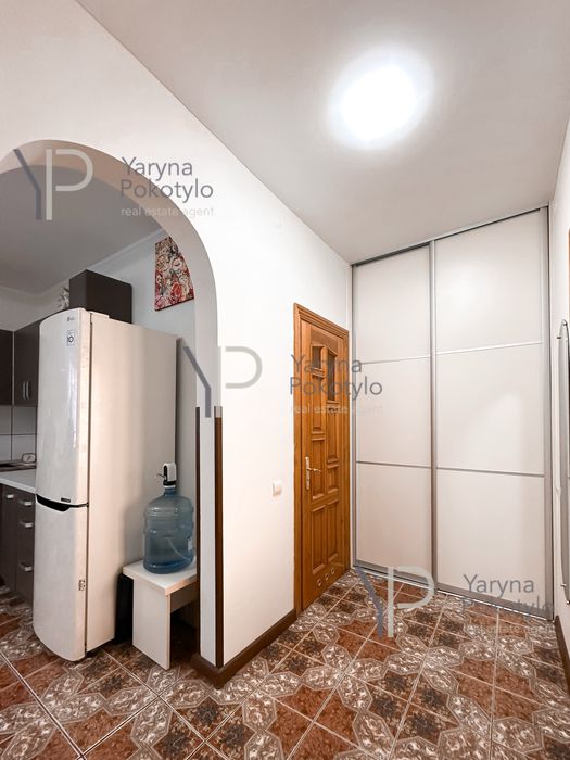 Продаж будинку по вул. Сулими