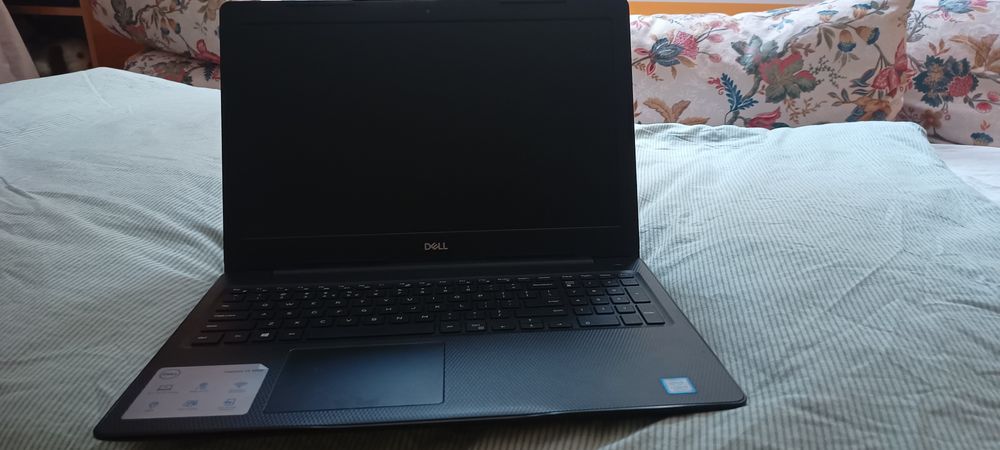 Laptop dell czarny