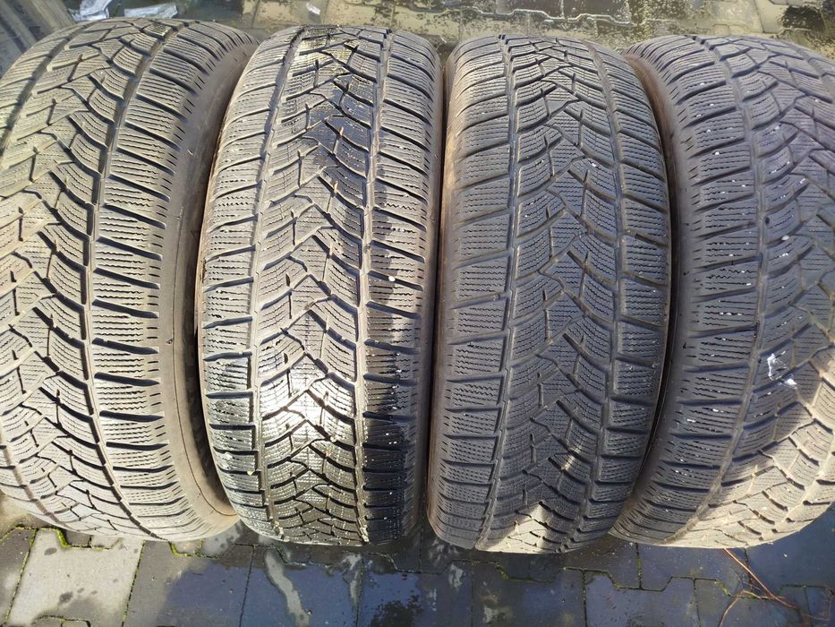 Opony zimowe używane 235/60r18 Dunlop