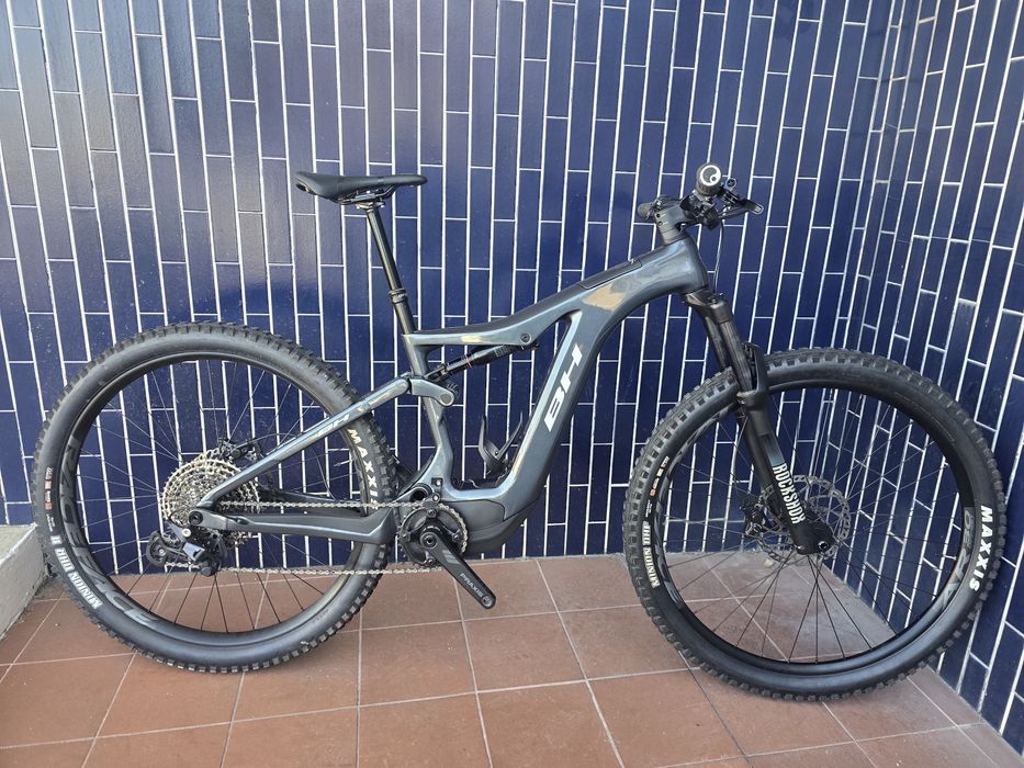 Bh eletrica m semi nova 29 carbono
