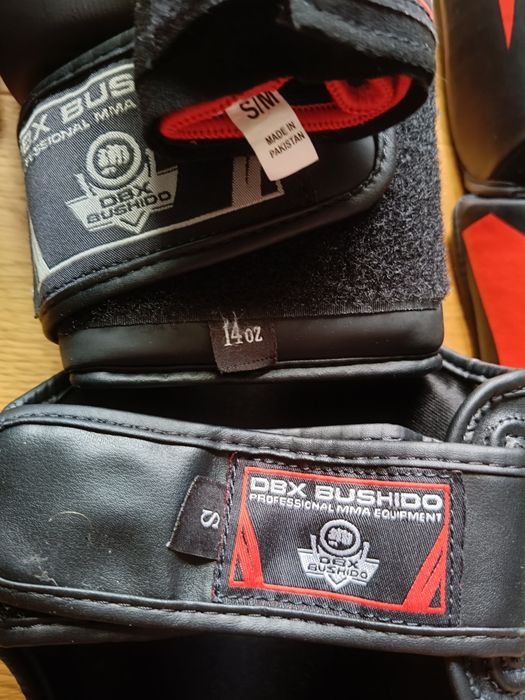 Rękawice Bushido + owijki i ochraniacze
