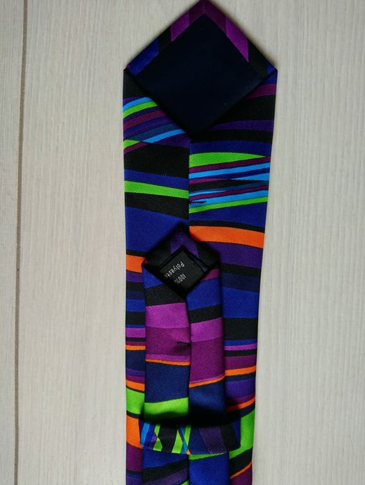 Нова краватка галстук