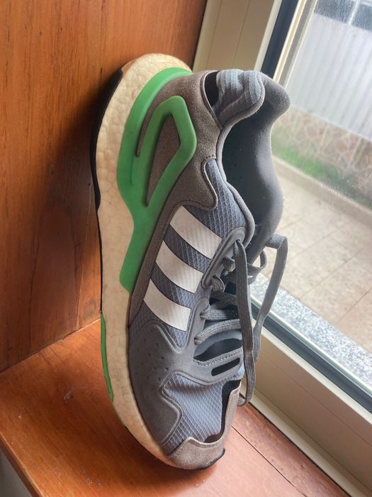 Adidas usadas 3 vez tamanhno 44