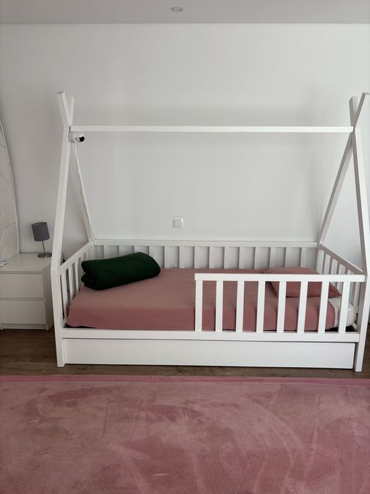 Cama Montessori Lacada com 2 camas +. Cama casal (inclui estrado)