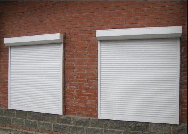 Секційні гаражні ворота / ролети / автоматика