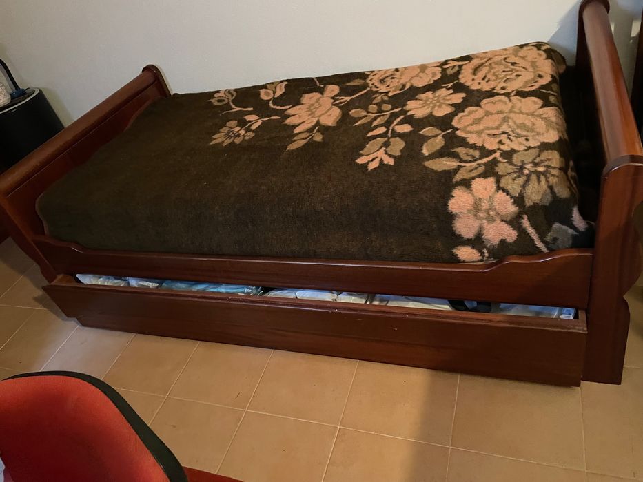 Cama com gaveta para colchão ou arrumação