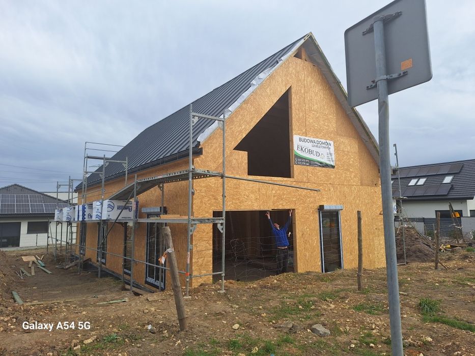 Budowa domów szkieletowych-KVH-ocieplone pianą PUR