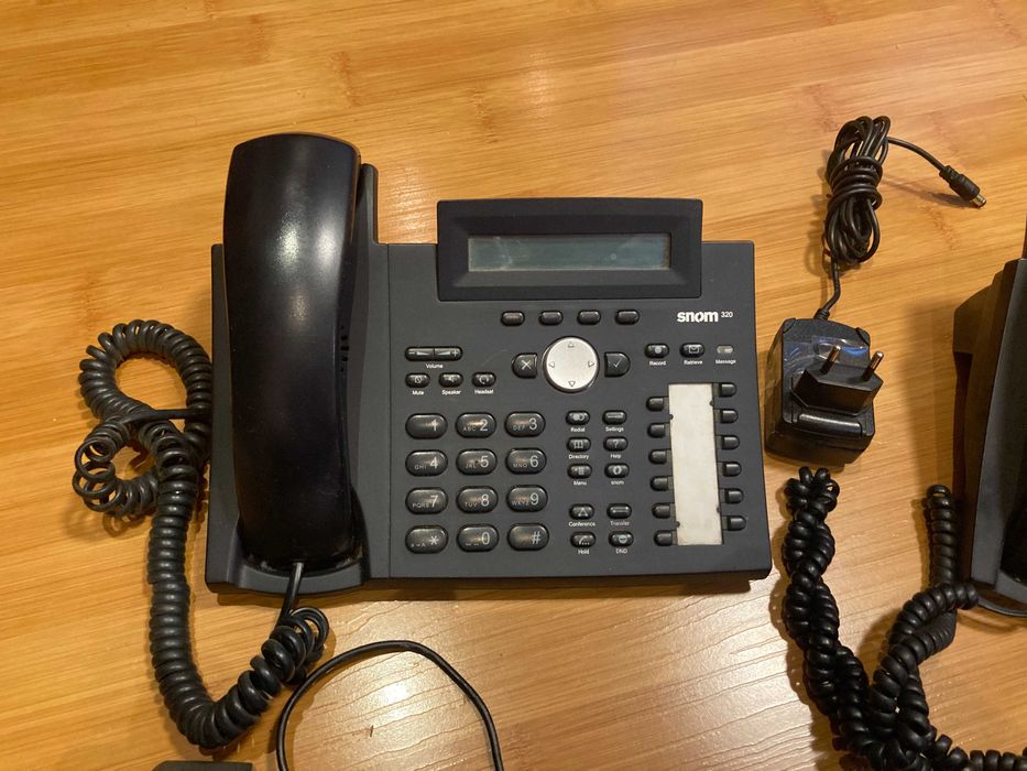 IP телефоны: Snom/Linksys , IP шлюз Linksys , факс ( в ассортіменте)