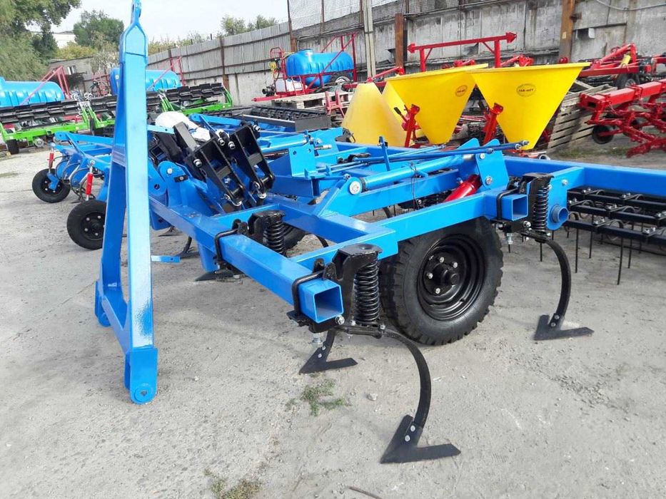 Причіпний культиватор КГШ-4 із пружинними боронами та катками