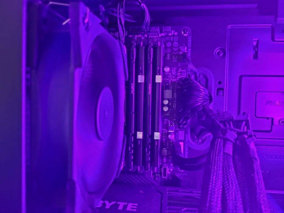 Komputer stacjonarny – i7 / RTX 3070 / 32 GB RAM
