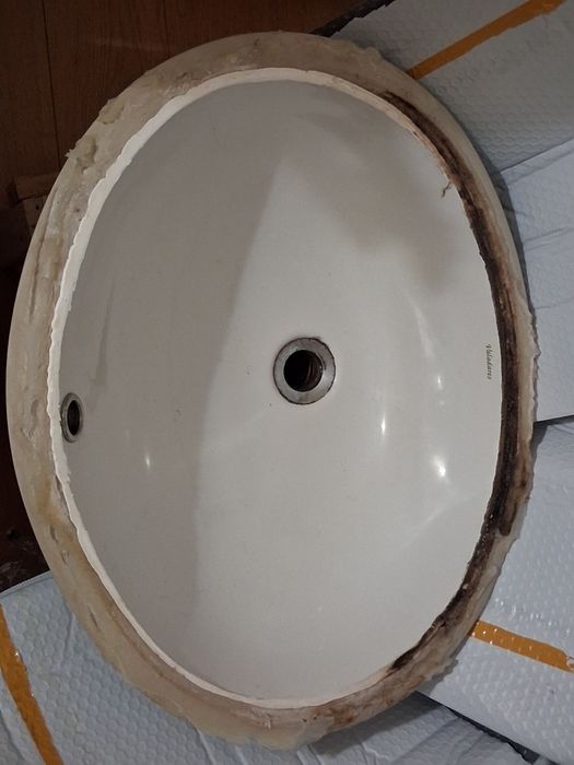 Lavatório Valadares de encastre em bancada usado 58x46cm exterior,  51x39cm interior