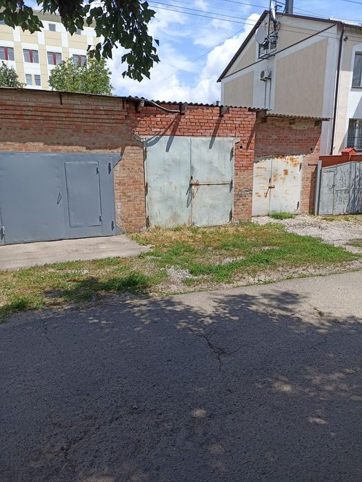 Частину будинку   р-н  Конкорда  .Центр міста .