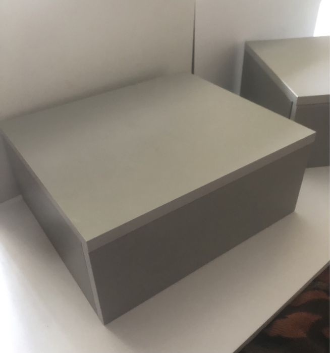 Навісна тумбочка, приліжкові тумбочки