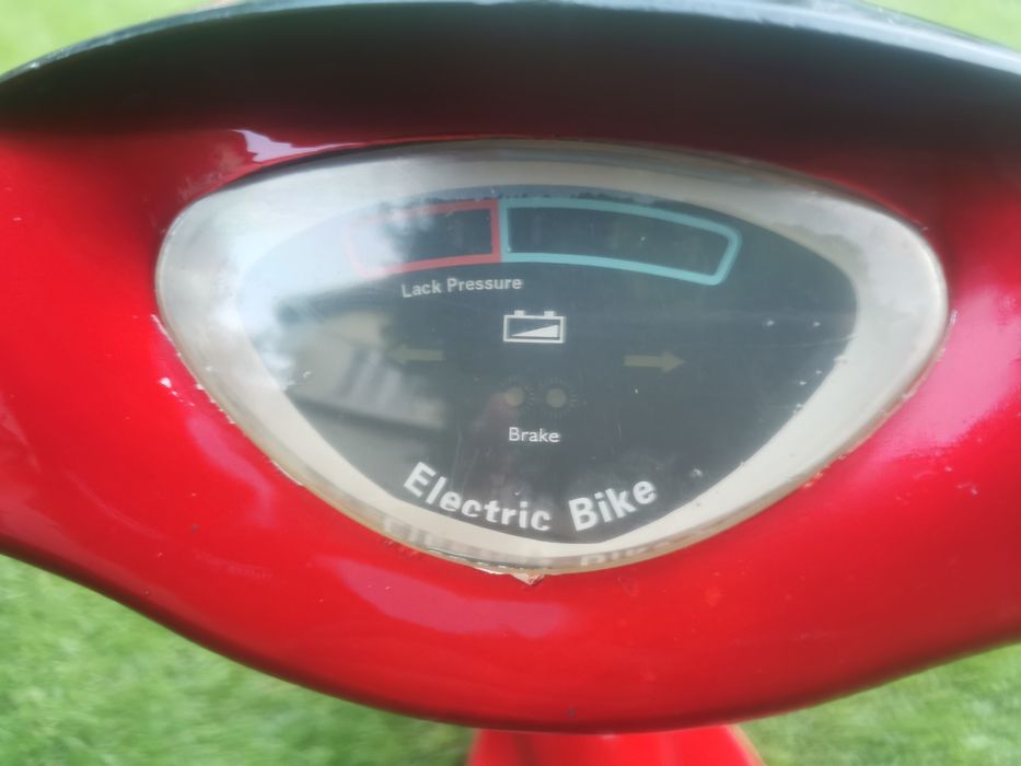 Mini skuter elektryczny