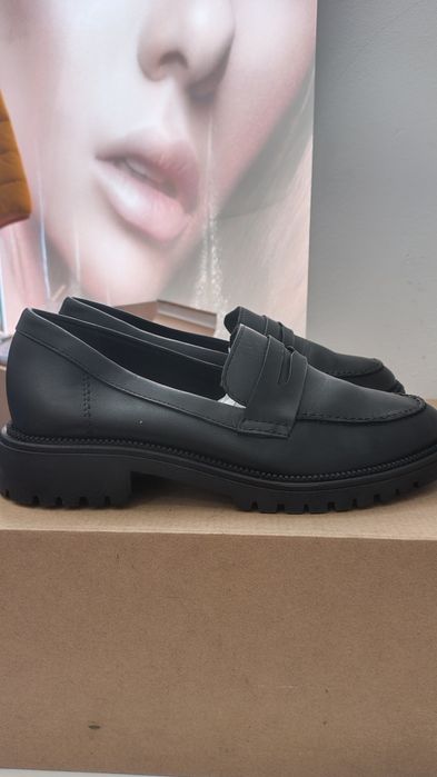 Tamaris skórzane loafersy mokasyny rozmiar 38