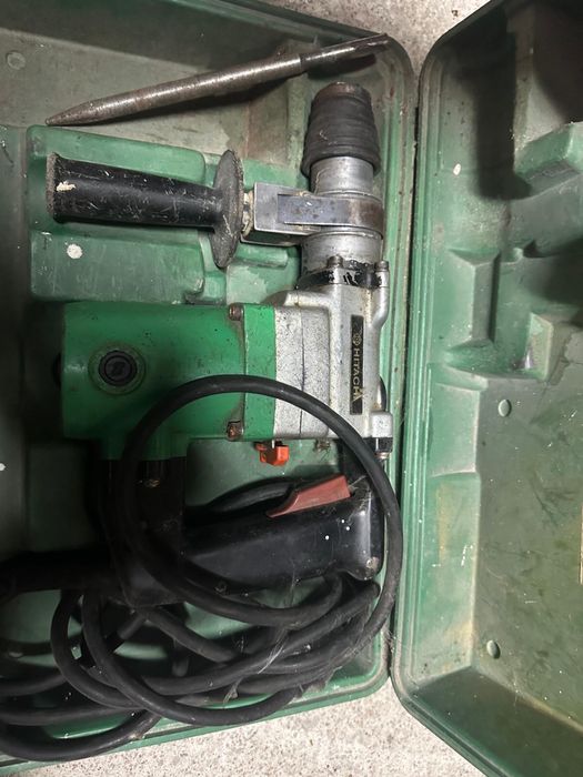 Máquina de furar pedra da marca Hitachi