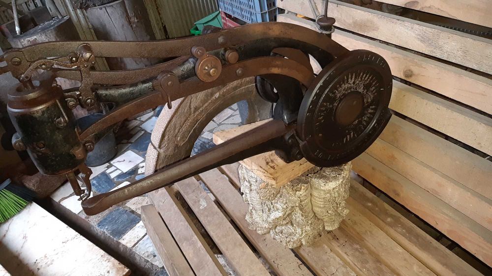 Máquina de costura antiga