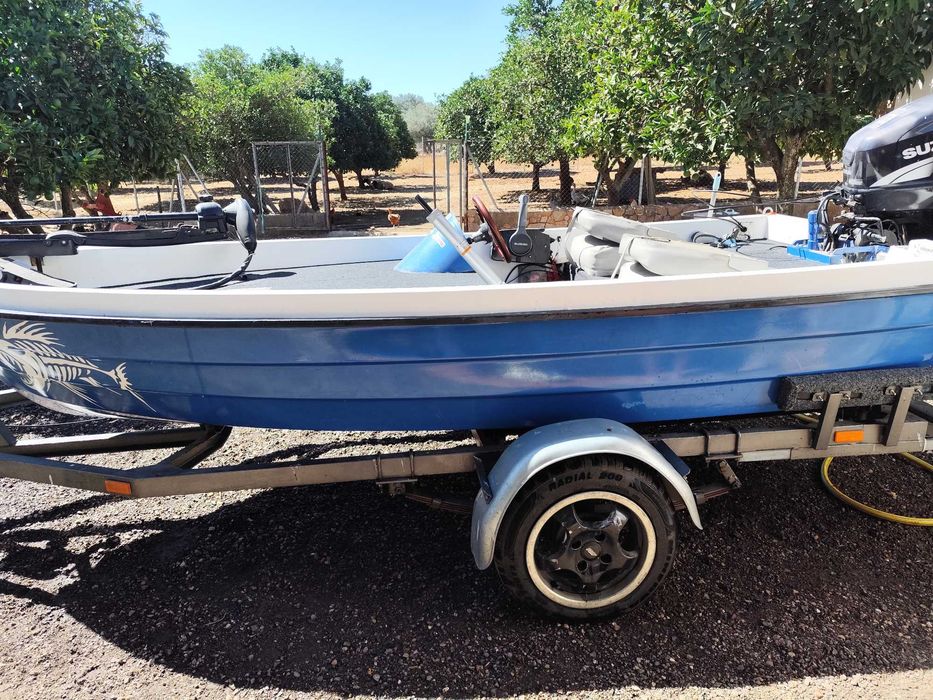 Barco para pesca ao Achigã