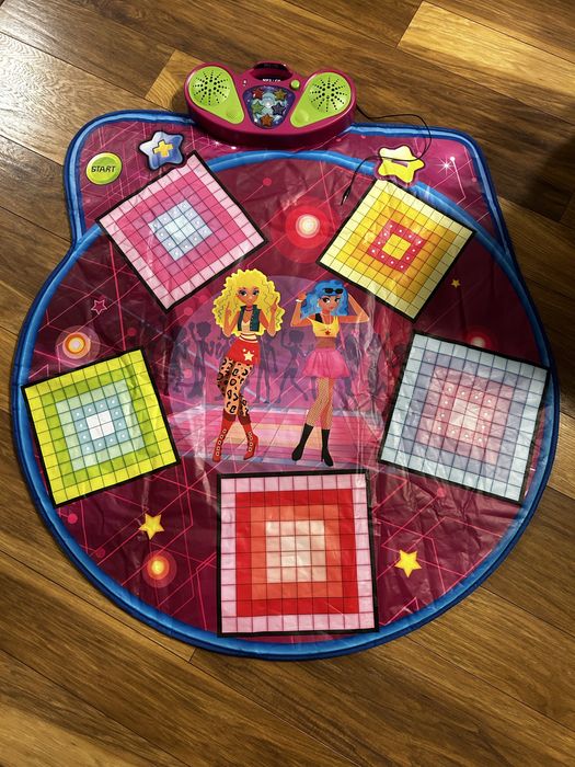 Mata do tanczenia dla dzieci firmy  Smiki