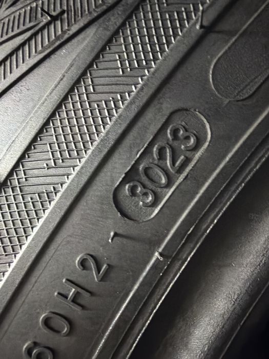 255/55 r19 Nokian 4шт